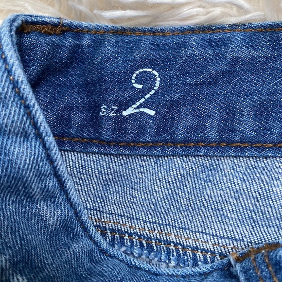 Loft Jean Shorts 💗 Medium Wash - Picture 10 of 11